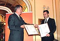 Goran Stojilkovi&cacute;, Managing director of Zdravlje Actavis, received the Certificates from the SGS Deputy Director Jovan Zagorac.