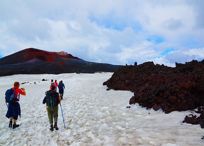 Day Hikes in Iceland — Fimmvörðuháls Volcano Tour